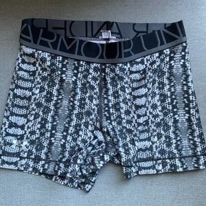Under armour UA size small shorts 3 inch inseam